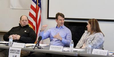 Congressman Mrvan speaks to members of the Agriculture Advisory Council. 